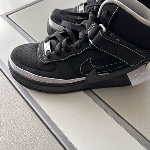 Nike Women's Black and Gray High-Top Athletic Sneakers